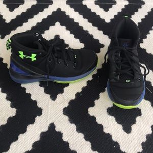 Boys Under Armour Basketball Shoes